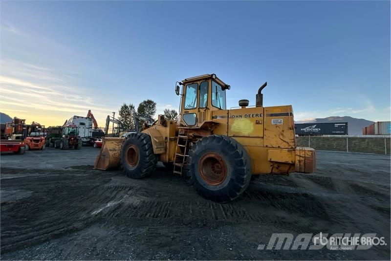John Deere 644E Kolesni nakladalci