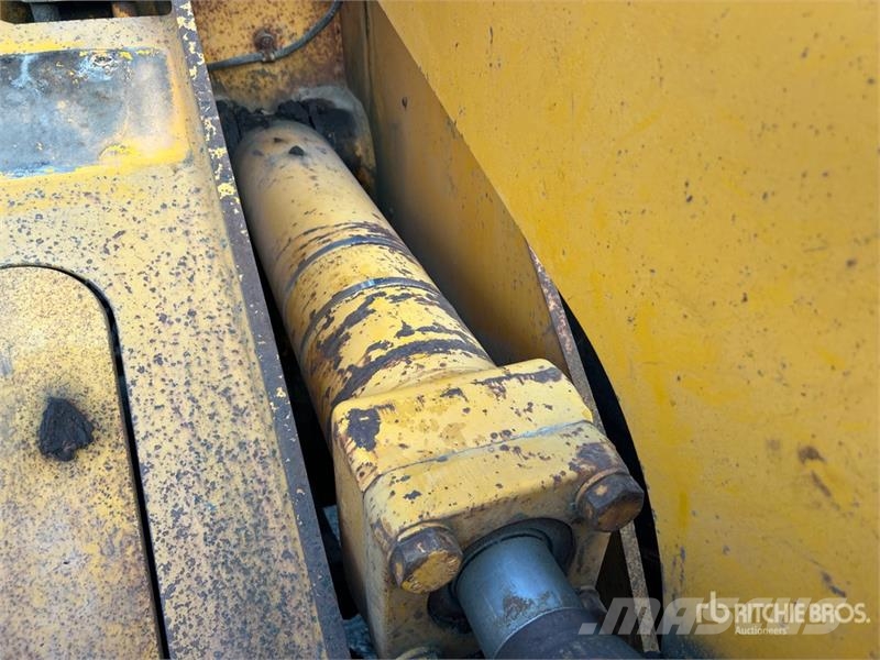 John Deere 644E Kolesni nakladalci