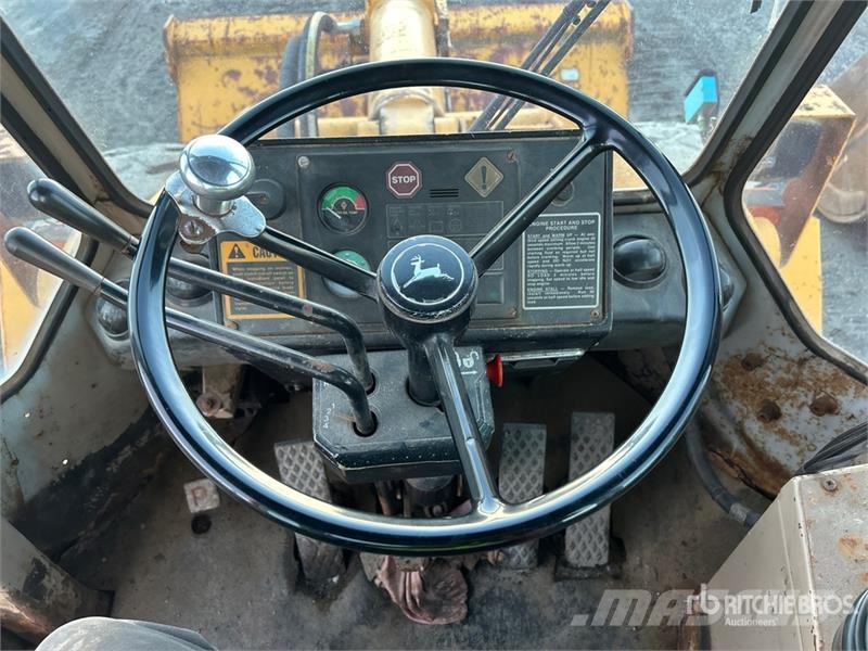 John Deere 644E Kolesni nakladalci