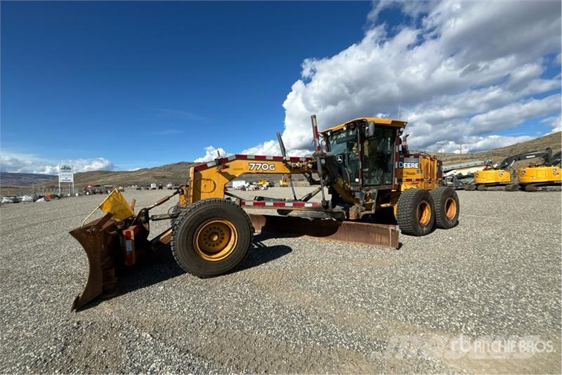John Deere 770G Motor Grader Tiehöylät
