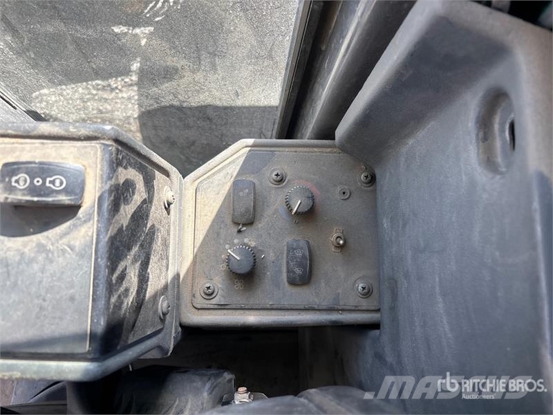 John Deere 770G Motor Grader Tiehöylät