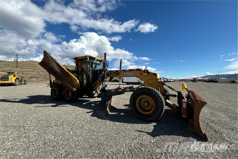 John Deere 770G Motor Grader Tiehöylät