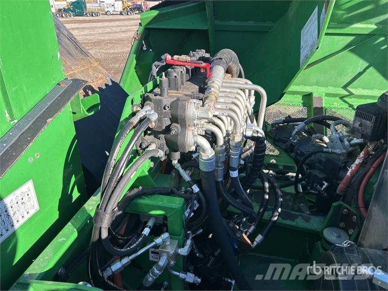 John Deere 903M Track Feller Buncher Fällare-läggare