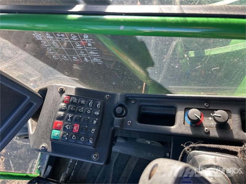 John Deere 903M Track Feller Buncher Fällare-läggare