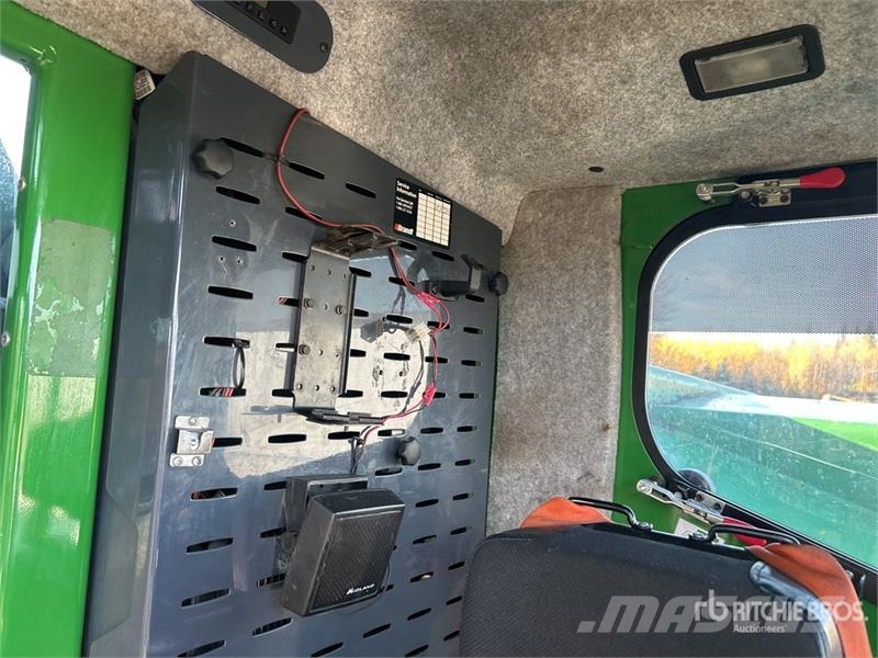 John Deere 903M Track Feller Buncher Fällare-läggare