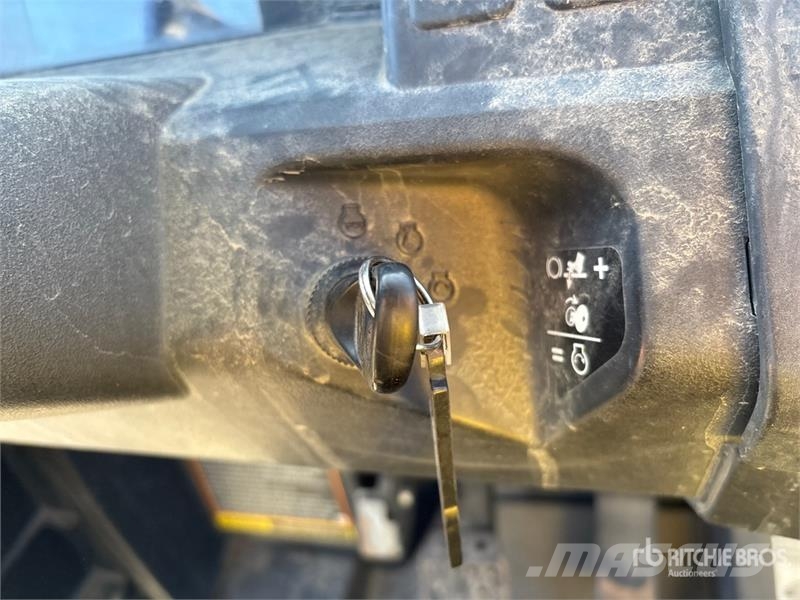 John Deere RSX860E 4x4 Utility Vehicle Pomoćni strojevi
