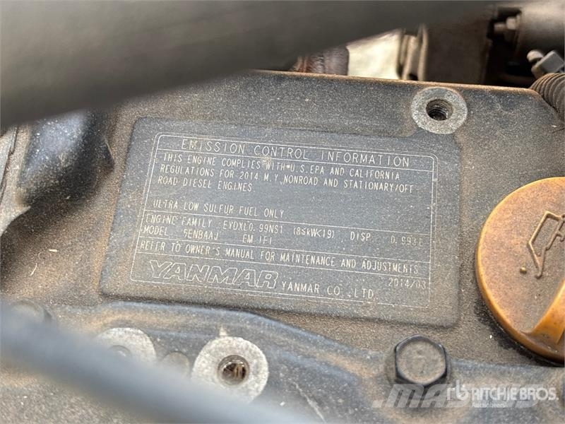 John Deere X754 Ride-On Lawn Mower Самохідні газонокосарки