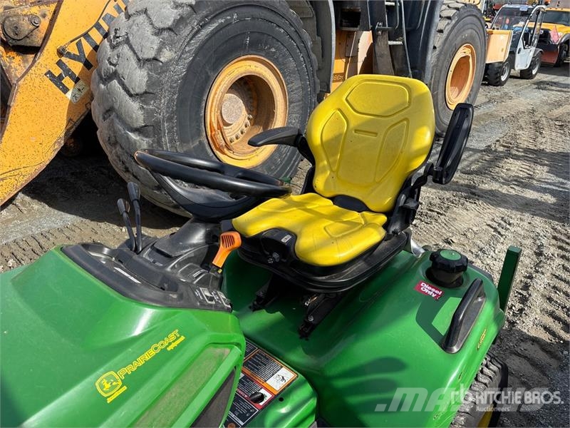 John Deere X754 Ride-On Lawn Mower Самохідні газонокосарки
