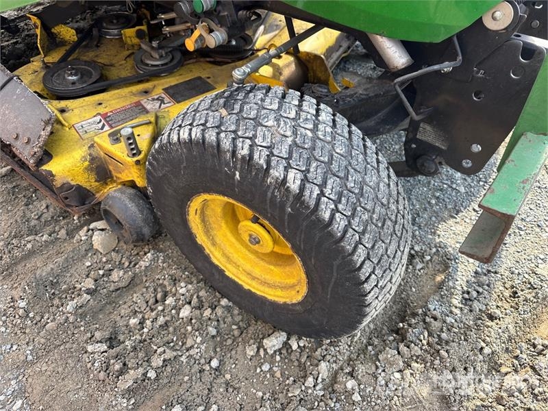 John Deere X754 Ride-On Lawn Mower Самохідні газонокосарки