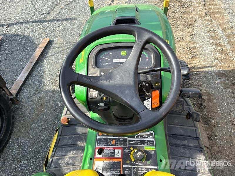 John Deere X754 Ride-On Lawn Mower Самохідні газонокосарки