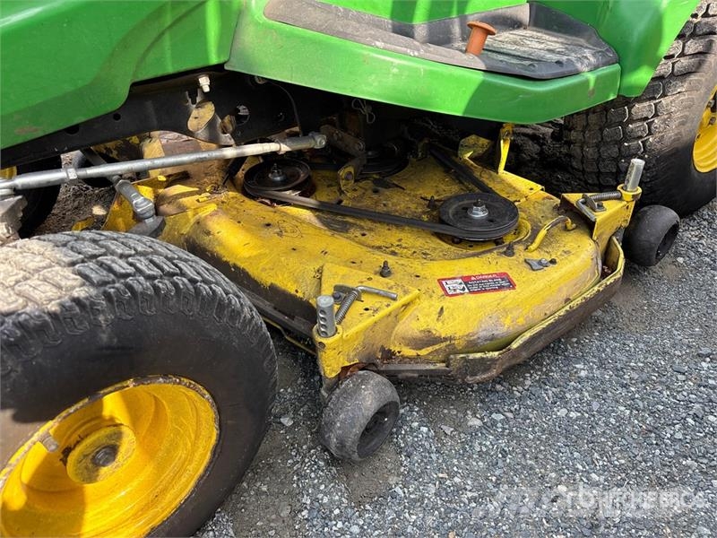 John Deere X754 Ride-On Lawn Mower Самохідні газонокосарки