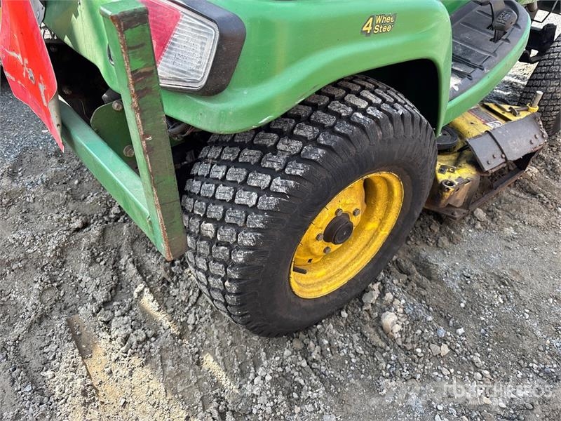 John Deere X754 Ride-On Lawn Mower Самохідні газонокосарки