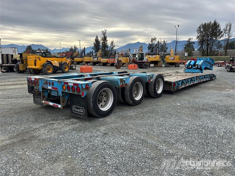 K-Line Tri/A Removable Gooseneck Lowboy Trailer Low loaders
