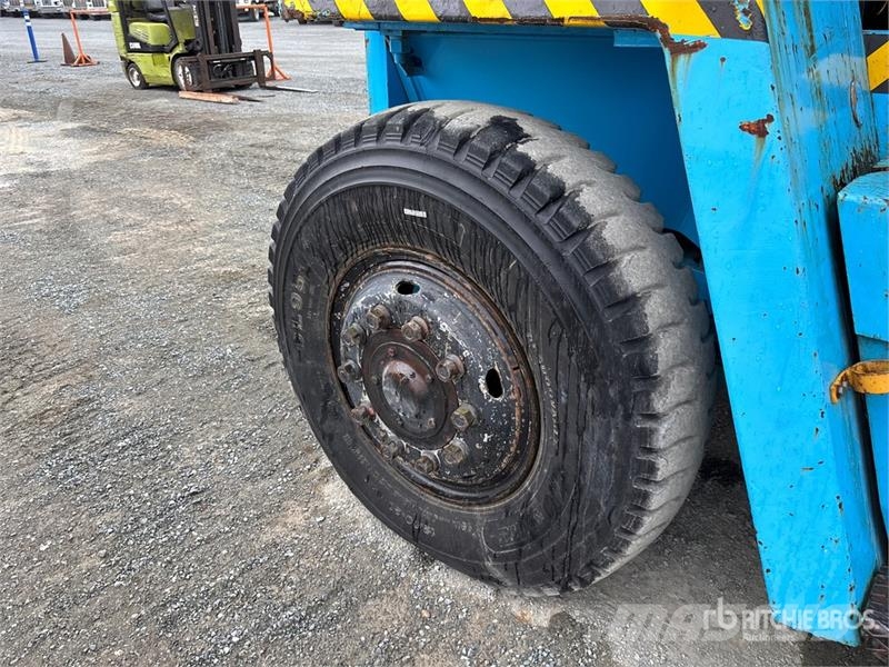Kalmar DC13 6-600L 29985 lb Pneumatic Tire Forklift Other