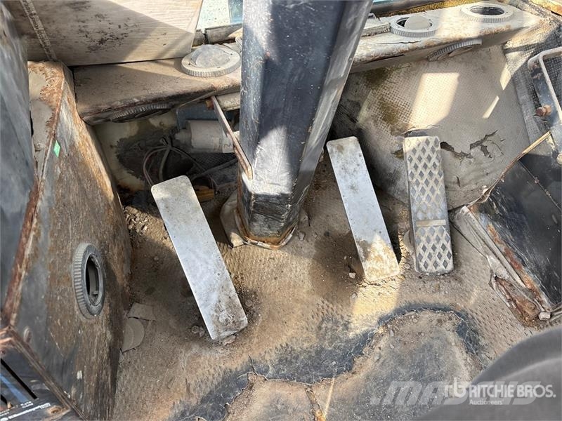 Kalmar DC13 6-600L 29985 lb Pneumatic Tire Forklift Other