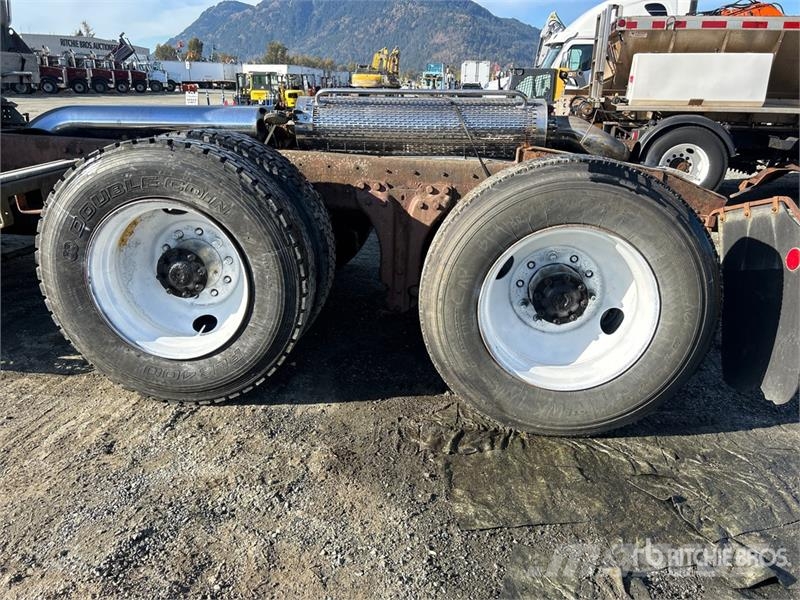 Kenworth K100E 曳引機組件