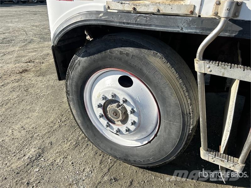 Kenworth K100E 曳引機組件