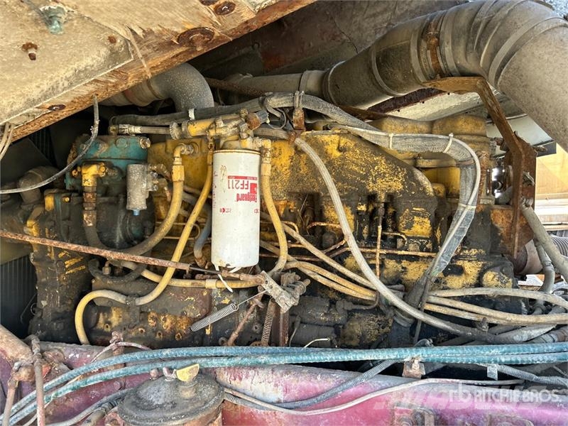 Kenworth K100E 曳引機組件