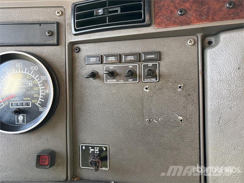 Kenworth T300 Kofferaufbau