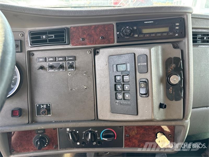 Kenworth T300 Kofferaufbau