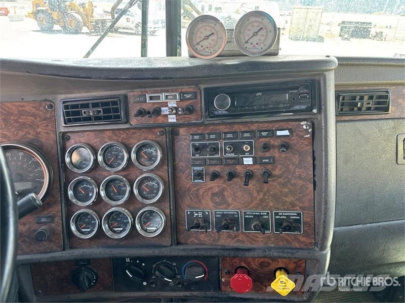 Kenworth T800 وحدات الجر