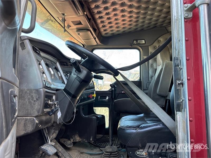 Kenworth T800 Cabins and interior