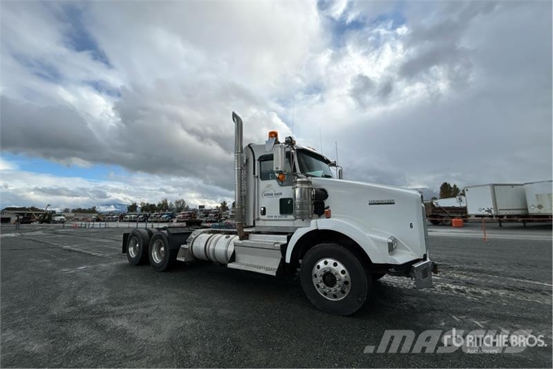 Kenworth T800 Sadulveokid