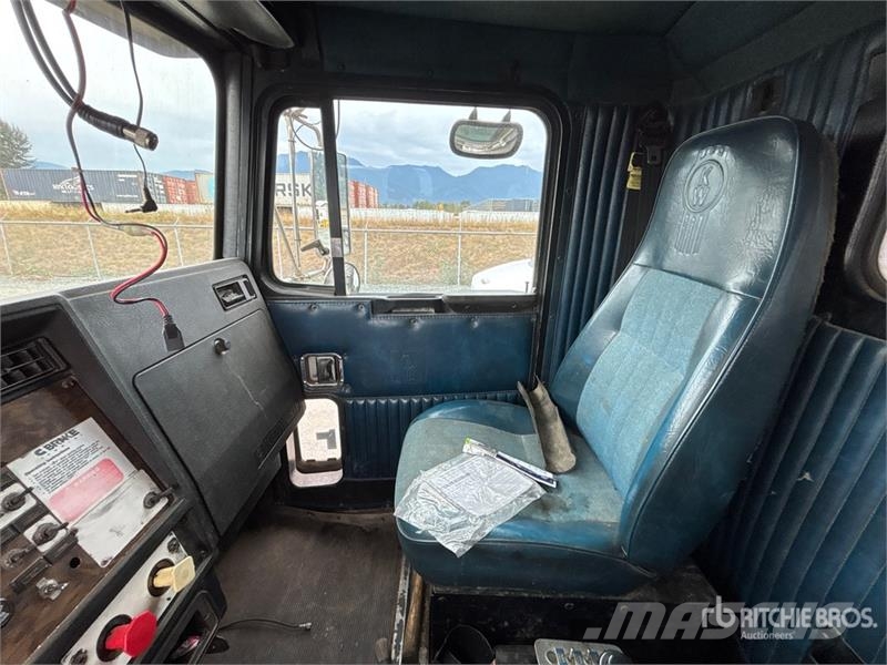 Kenworth T800 Pašizgāzējs