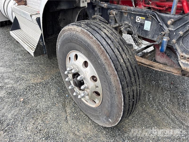 Kenworth T800 Sadulveokid
