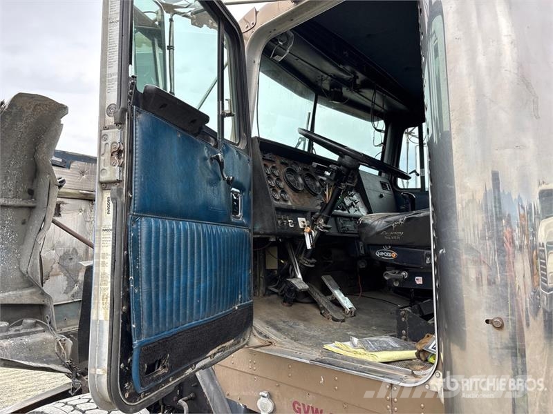 Kenworth T800 Pašizgāzējs