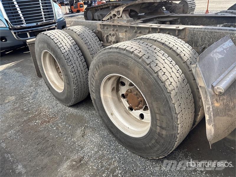 Kenworth T800 Седельные тягачи