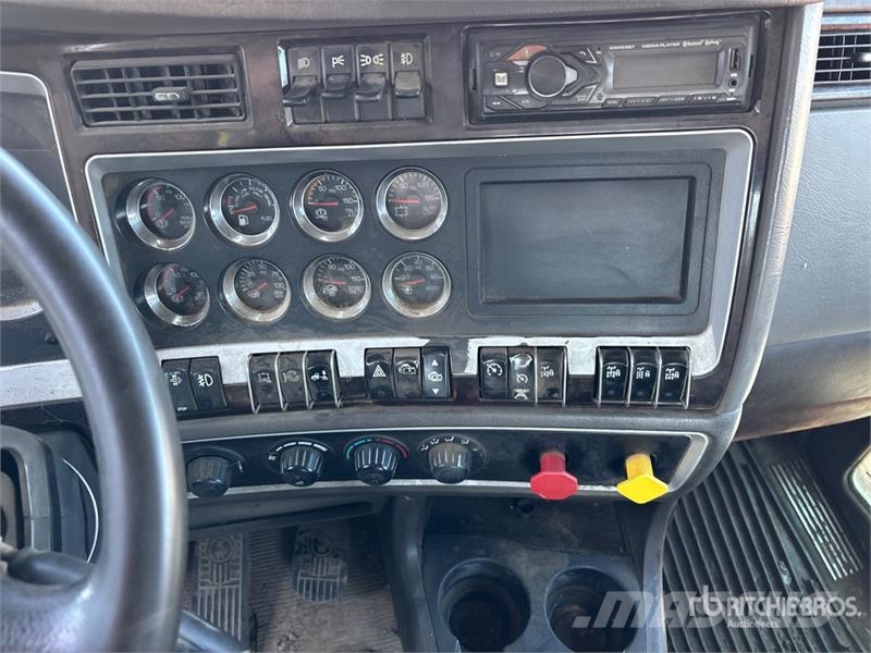 Kenworth T800 Cabins and interior
