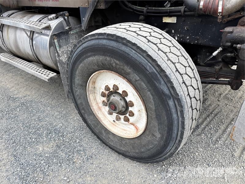 Kenworth T800 Pašizgāzējs