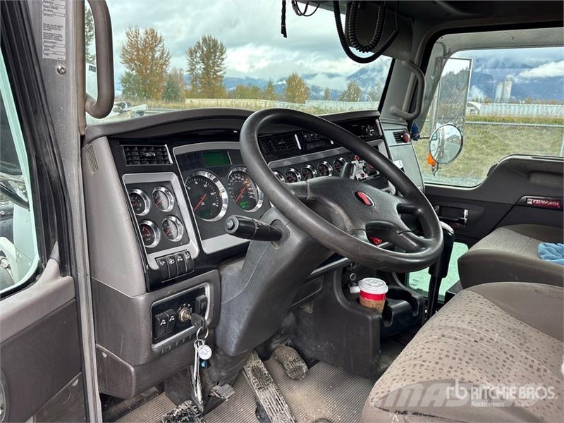 Kenworth T800 Sadulveokid