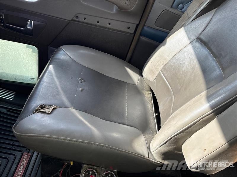 Kenworth T800 中古トラクターヘッド | トレーラーヘッド