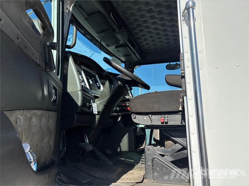 Kenworth T800 Седельные тягачи