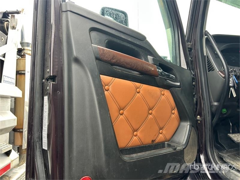 Kenworth T880 Tractor Units