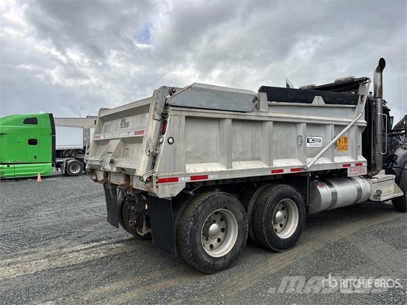 Kenworth T880 Savivarčių priekabų vilkikai