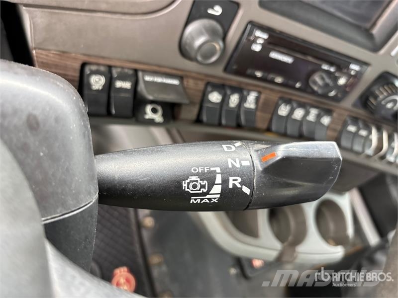 Kenworth T880 Savivarčių priekabų vilkikai
