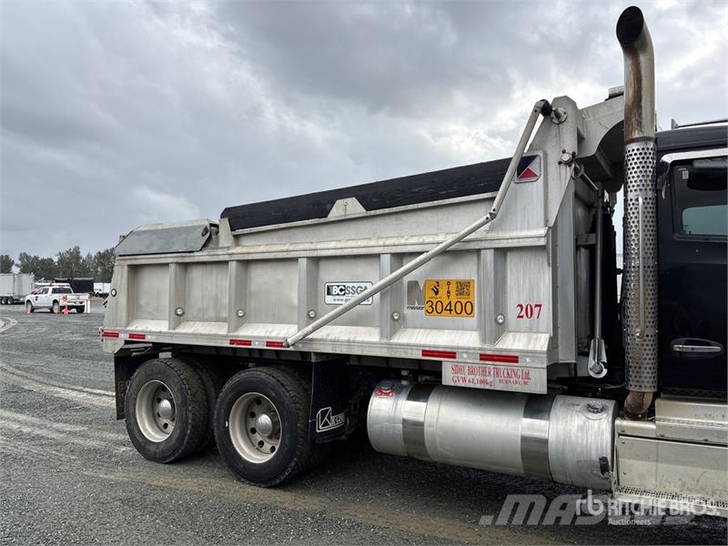 Kenworth T880 Savivarčių priekabų vilkikai