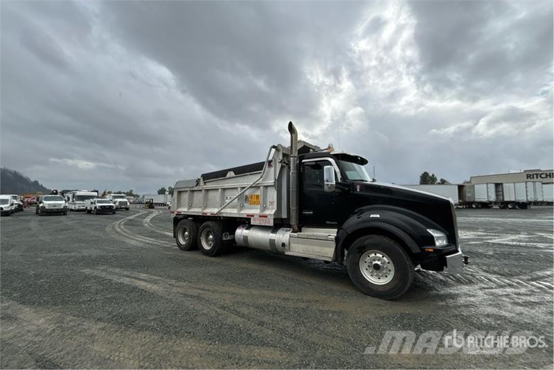 Kenworth T880 Savivarčių priekabų vilkikai