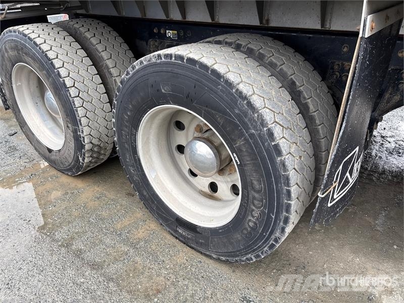 Kenworth T880 Savivarčių priekabų vilkikai