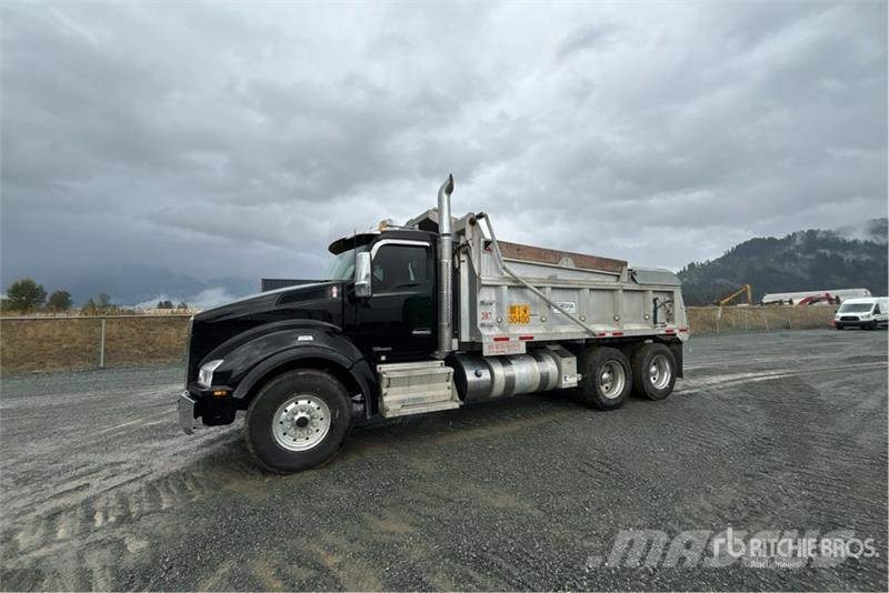 Kenworth T880 Savivarčių priekabų vilkikai