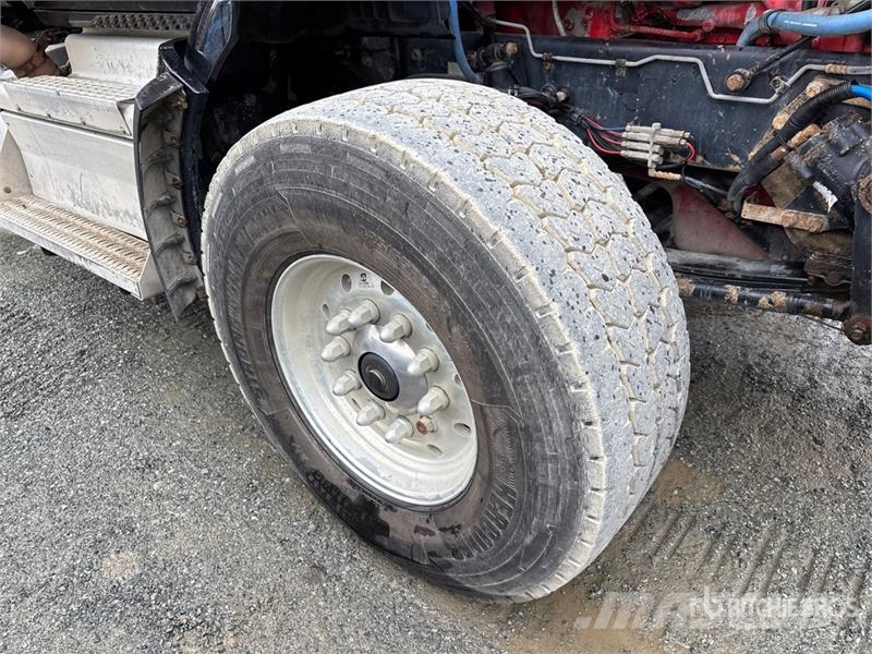 Kenworth T880 Savivarčių priekabų vilkikai