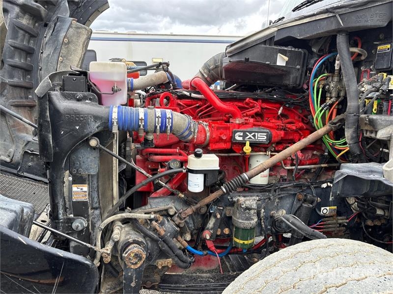 Kenworth T880 Savivarčių priekabų vilkikai