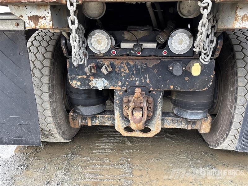 Kenworth T880 Savivarčių priekabų vilkikai