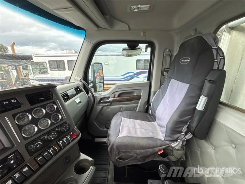 Kenworth T880 Savivarčių priekabų vilkikai