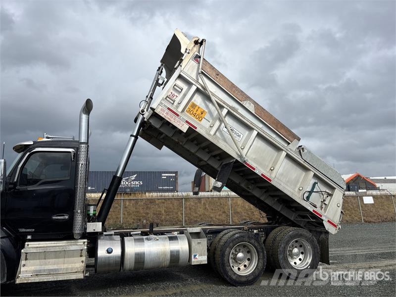 Kenworth T880 Savivarčių priekabų vilkikai
