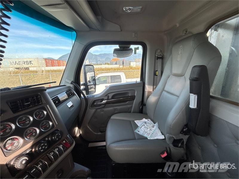 Kenworth T880 شاحنات قلابة