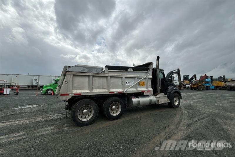 Kenworth T880 Savivarčių priekabų vilkikai